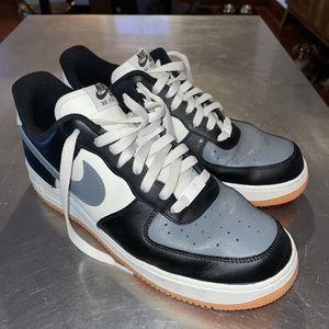 Barely worn Nike Air Force 1s. Men’s 9.5.